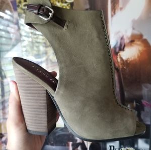 Coach peep toe shoes